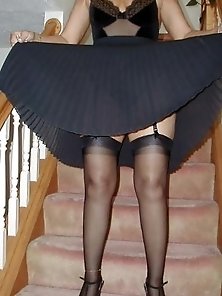 Old mistresses take off hot clothes